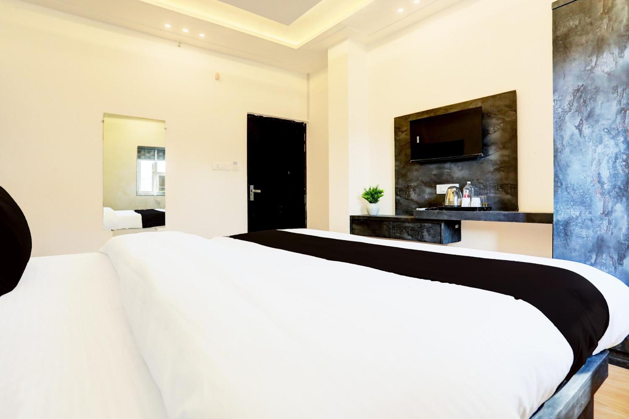 Hotel Super Townhouse Balua Road Pahadiya Waranasi Zewnętrze zdjęcie